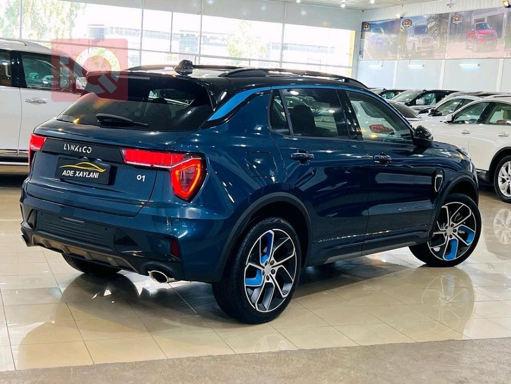 LYNK & CO 01